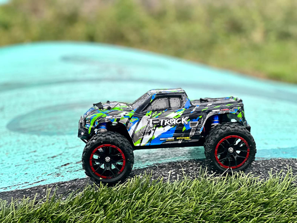 Avarc6's tweet image. We’ve used them on the street, driven them through grass, and even a skate park and the cars impress us more and more each time we use them. Getting these RC cars have created a new fun family activity!
#rc #rccar #rccars #rctruck #rcracing #haiboxing #brushlesscarwash #4wd