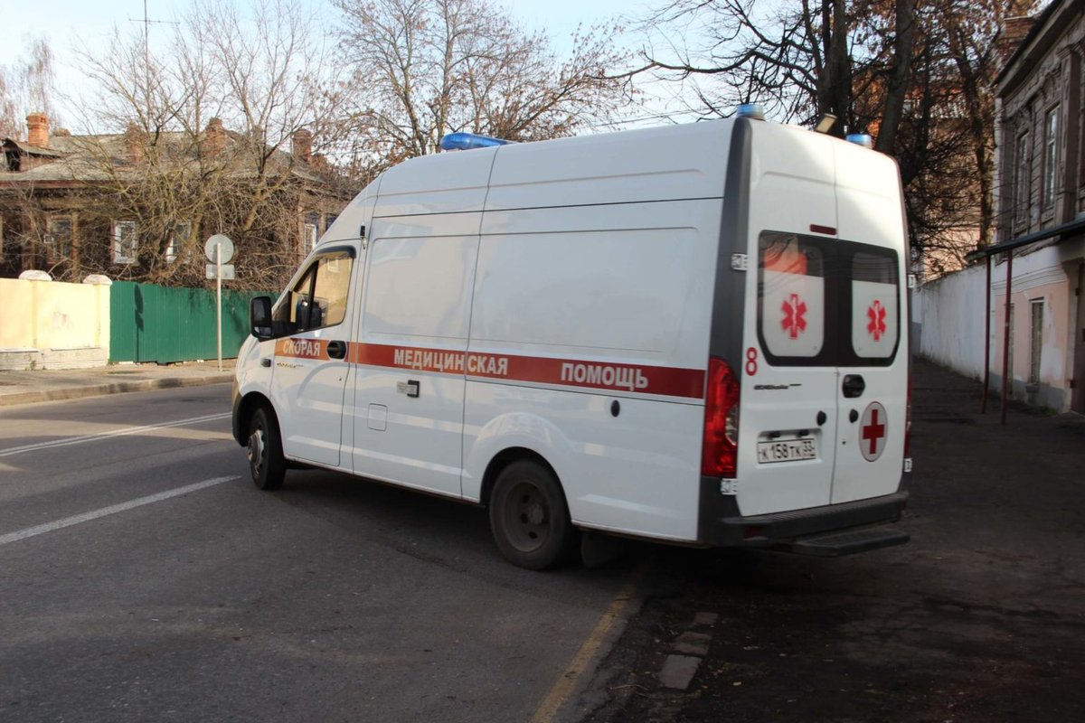 Во Владимире в настоящее время на линию выпускают по 15–18 общепрофильных бригад скорой помощи. Причем до 1 июля их было 22–25, рассказали фельдшеры. Обращение с просьбой разобраться в ситуации медики направили министру здравоохранения Михаилу Мурашко.

provladimir.ru/2022/10/28/fel…