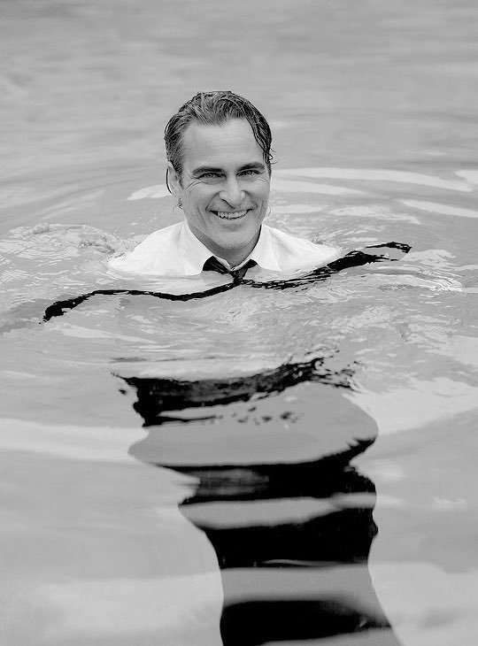 Happy 48th birthday to 
Joaquin Phoenix! 
