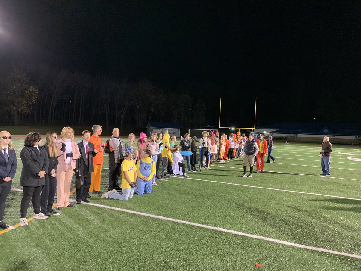cedarcrestband's tweet photo. Another great BAND-O-WEEN event last night! Lots of creativity and fun on display! Congrats to our costume winners and all who participated! #bandfun #costumes #tistheseason #spooky #boo #FalconPride #stillgotgreatworkdone https://t.co/e6zSLobBpS