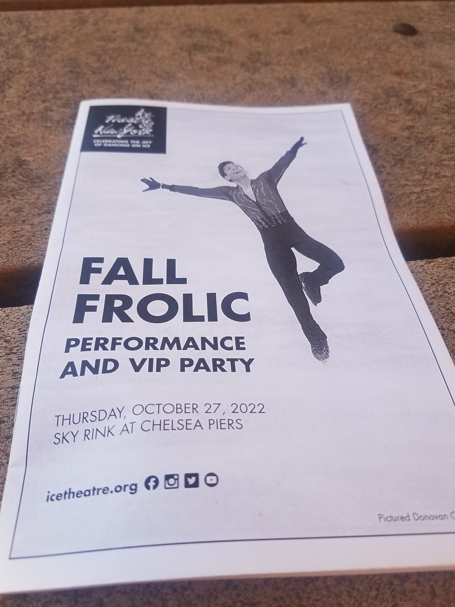 maritericann's tweet photo. Had a gr8 time w/ @icetheatre #FallFrolic So many amazing skaters portraying so many moods & themes Icebergs! Ballet! Latin combo! Jazz! Bonus pts 4 guest star @DonovanDCarr paying homage to the gr8 Mexican luchadores The show ended w/ a beautiful Ensemble for Peace Bravo 2 all! https://t.co/yMrOvRpsRT