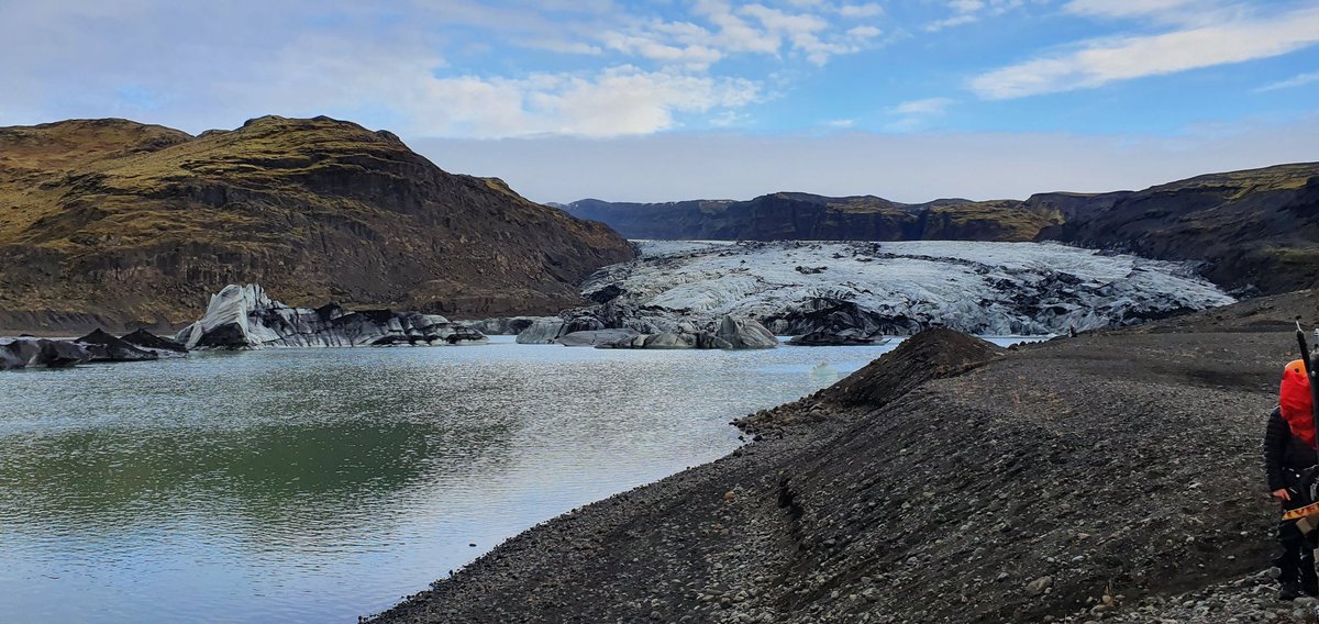 MrKilgallon's tweet photo. Have just completed my first ever international visit as trip leader, buzzing is an understatement! The hours of paperwork and stress paid off and the 50 students we took to Iceland outdid themselves! 🇮🇸 🌋 🧊 https://t.co/vLEAcxlgwH