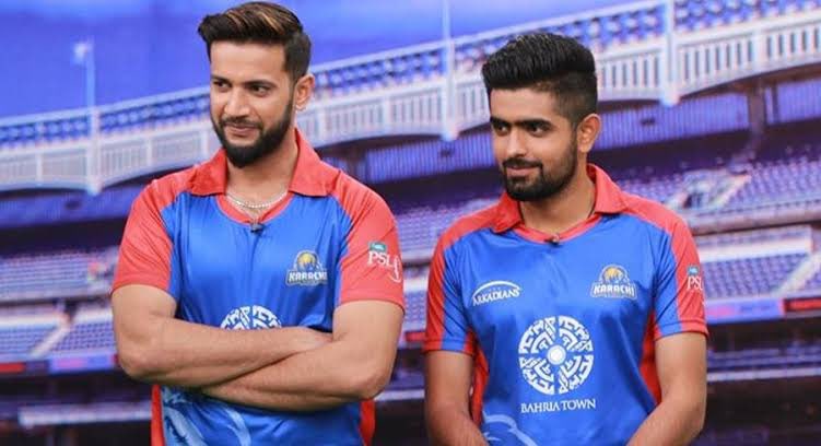PSLtransfers's tweet photo. Karachi Kings are trying to offload either Babar or both Imad/Amir. Imad and Amir don’t want to play in a team captained by Babar. In PSL 7 both expressed concerns to KK management about Babar’s captaincy. https://t.co/ShAhwRjXwz