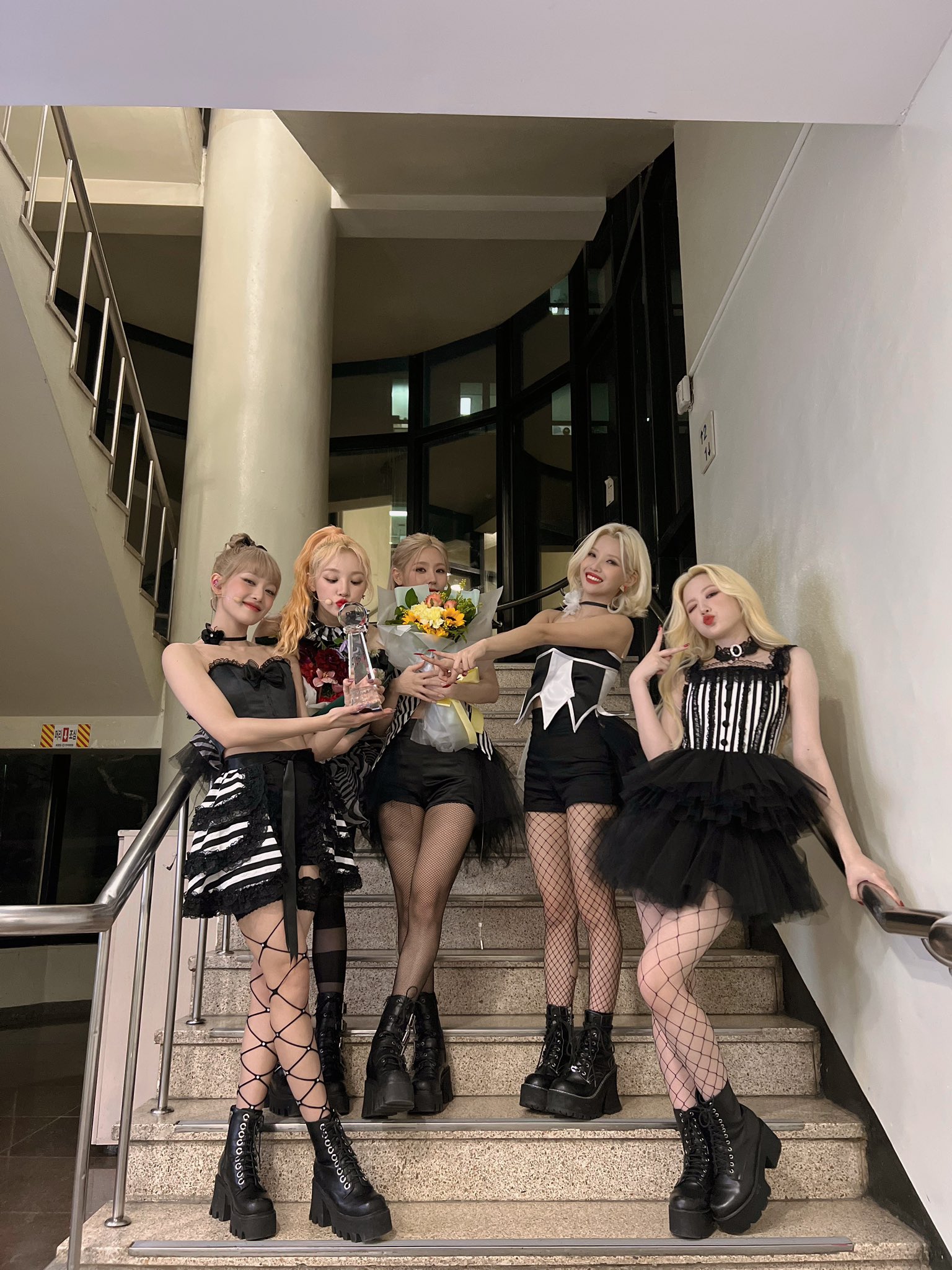 FgJaDgYaUAEyuP-?format=jpg&name=large