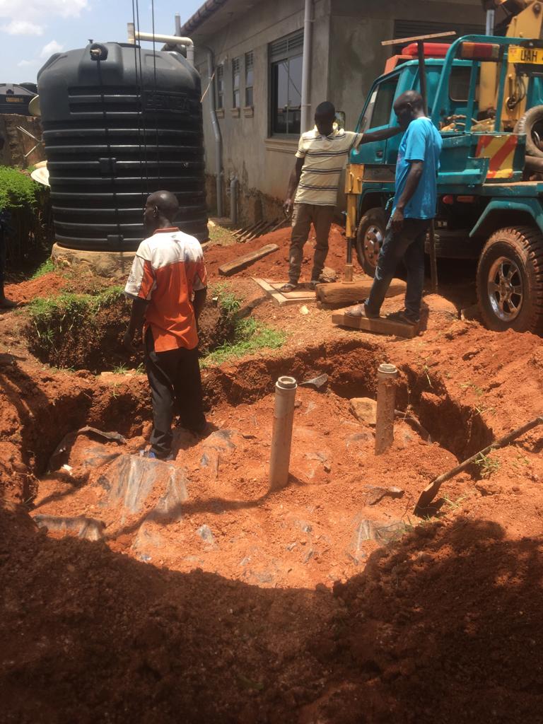 PerfectPlumbin5's tweet photo. PPW offers a solution to waste management through a biodigester with no need of emptying, takes up small space, smell free, works well in areas with high water table, &amp; also cost friendly. Cost Ugx 2.5m - 3.5m depending on the size. 
Call / whatsapp PPW on 0759885813 / 0783402551 https://t.co/tZE8eaTOHP
