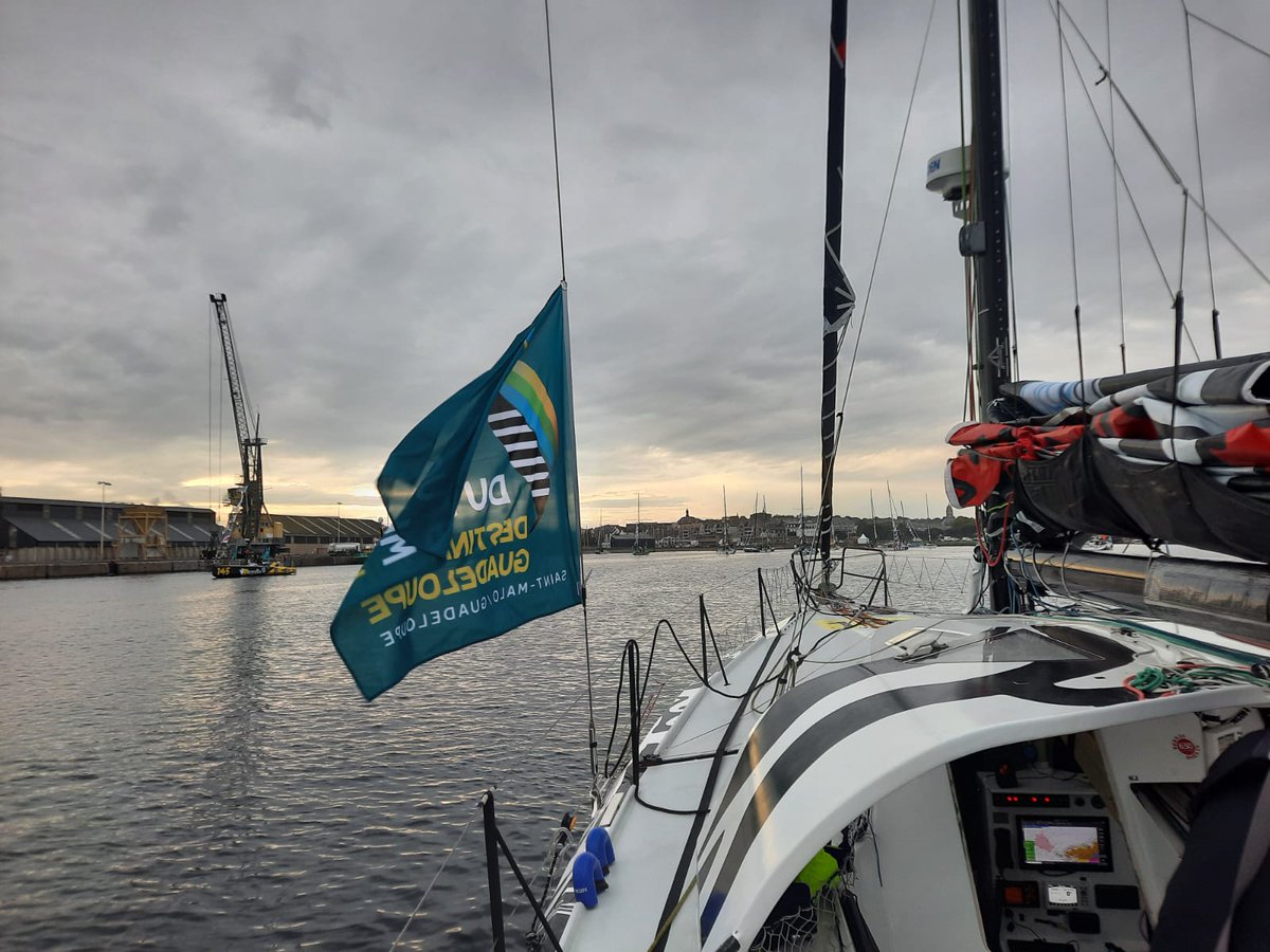 FullSave148's tweet photo. Passage dans l'écluse pour la parade des @AssoClass40 ce matin 🎉
#FULLSAVE148 #RDR2022 https://t.co/CqaKQJyzF3