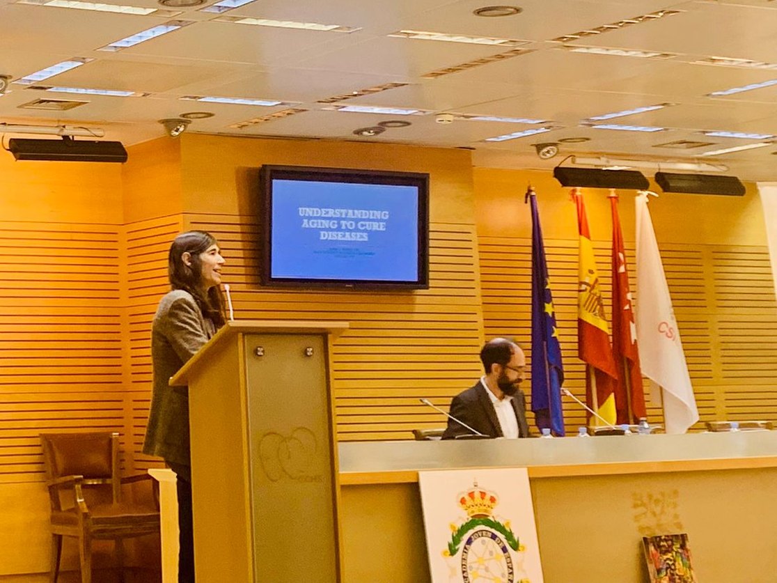 🗨️'Conociendo el origen del envejecimiento podríamos prevenir y curar muchísimas enfermedades, así como modular la longevidad' - María Blasco (@CNIOStopCancer) - #Ciencia y Longevidad #CNIOStopCancer #CruzandoFronteras 🧵⤵️