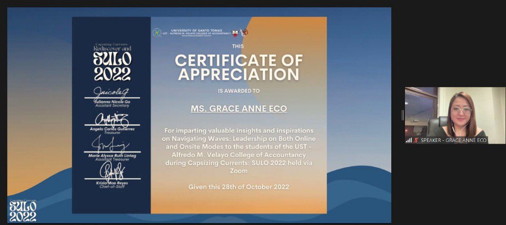 UST_ASC's tweet photo. Our heartening speaker for this momentous evening, Ms. Grace Ann Eco, received a certificate of gratitude for sharing her most insightful knowledge. 

#CapsizingCurrents
#Rediscover
#SULO2022
#Illumin18Paths https://t.co/Rb77l7R5Zt