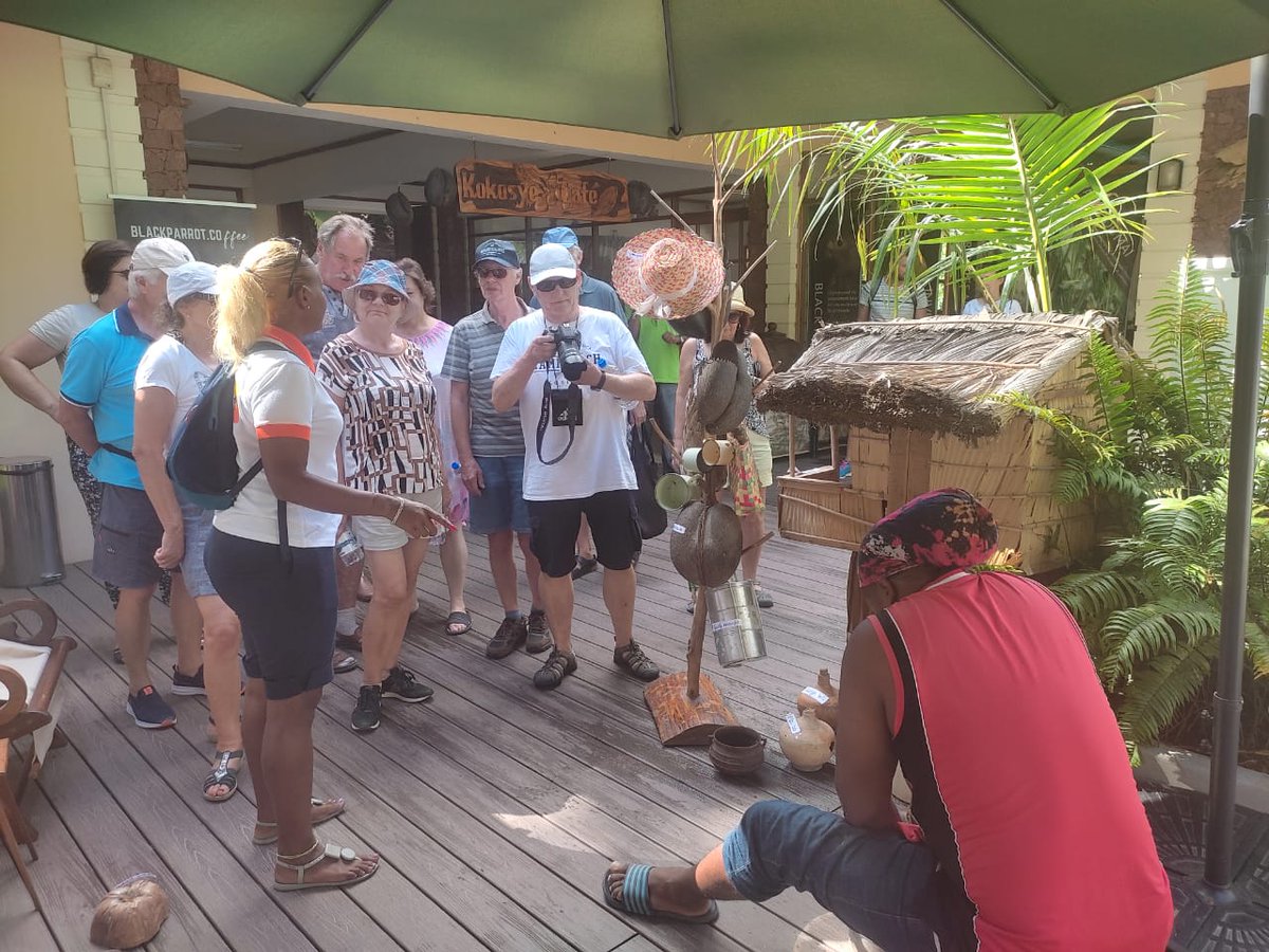 SIF_Seychelles's tweet photo. Selebre nou kreolite dan Vallée de Mai! 🌴
It’s been a packed week, full of celebrations for #FestivalKreol at #ValléedeMai and #FondFerdinand☀️
Today we’re wrapping up celebrations with a traditional #moutya performance at Fond Ferdinand, make sure you join us!💃 https://t.co/OL2mYfLNZ0