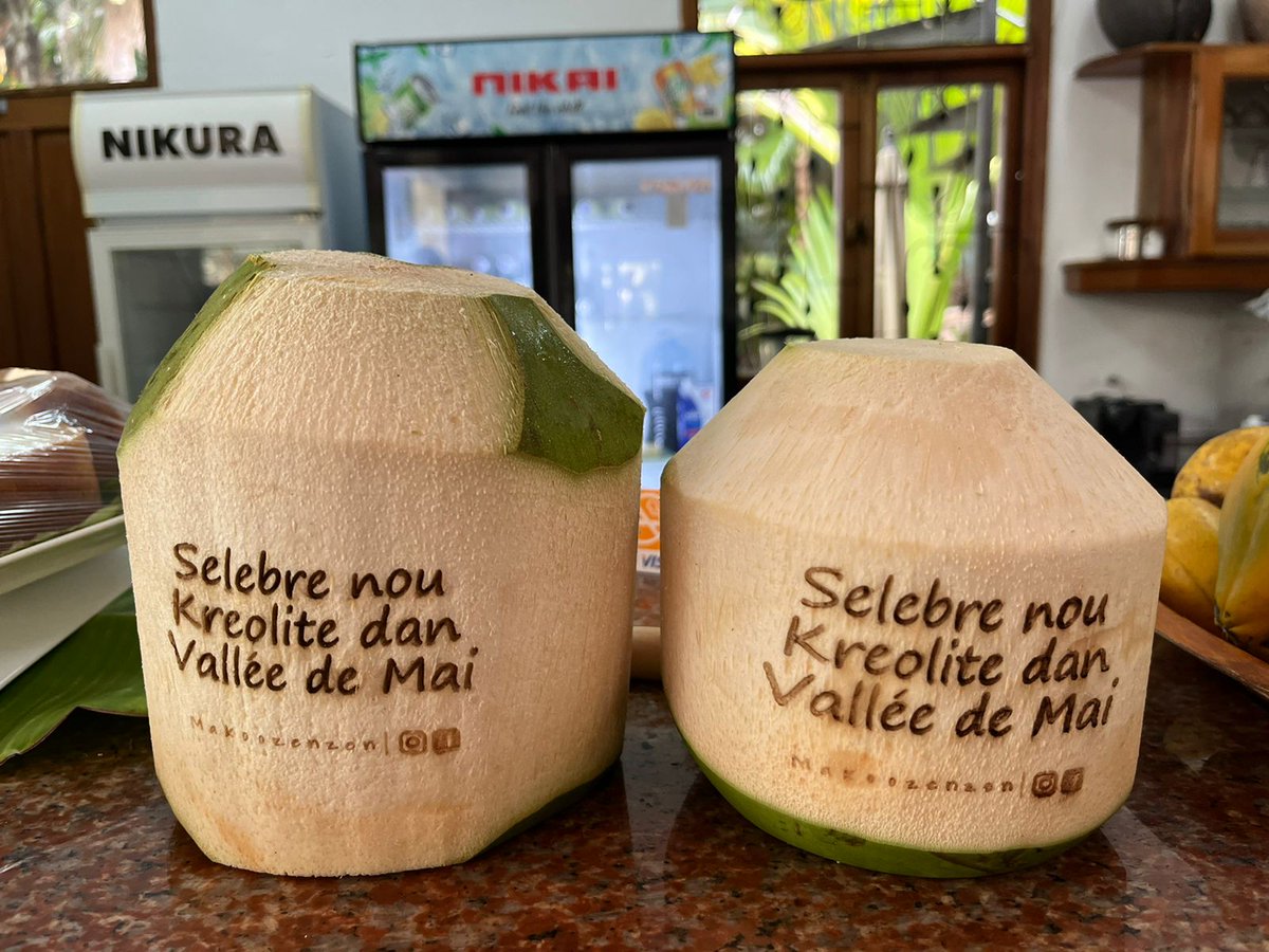 SIF_Seychelles's tweet photo. Selebre nou kreolite dan Vallée de Mai! 🌴
It’s been a packed week, full of celebrations for #FestivalKreol at #ValléedeMai and #FondFerdinand☀️
Today we’re wrapping up celebrations with a traditional #moutya performance at Fond Ferdinand, make sure you join us!💃 https://t.co/OL2mYfLNZ0