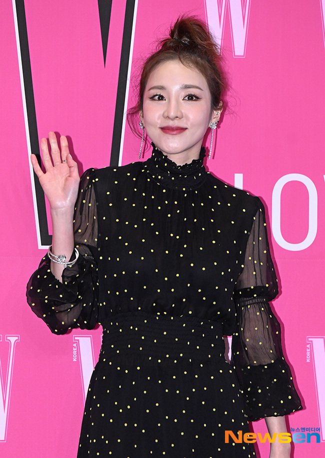 FgJctsCUoAAqiEM?format=jpg&name=medium