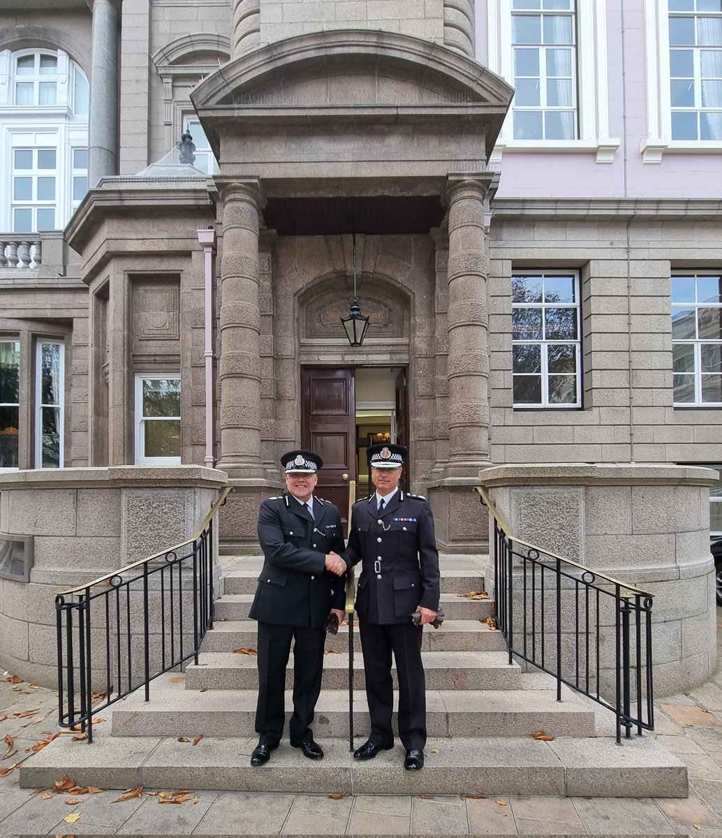 Our new Deputy Chief Officer Scott Hall (pictured on the left with <a href="/ChiefJersey/">Robin Smith</a>) was sworn in this morning at the Royal Court #268
