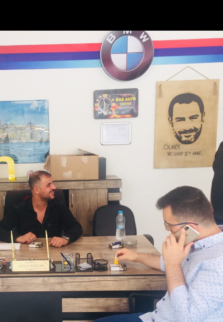 RamanSuat's tweet photo. Her ne kadar seninle çekilmiş bi resmimiz olmasada resmini baş köşemize astık. İyi ki doğdun #AhmetKaya https://t.co/WLieOlnUh2