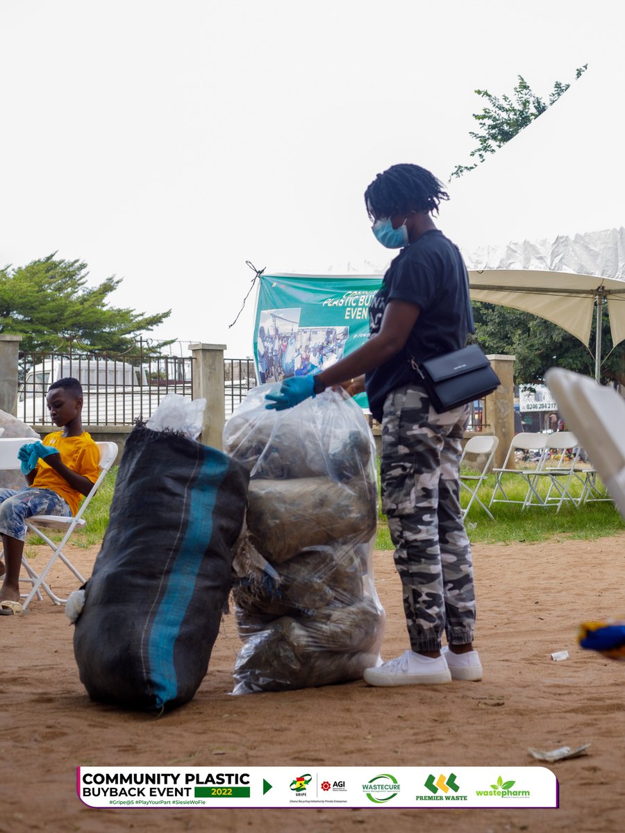 1,200kg of water sachets and PET bottles were recovered from the Fawoade community for #recycling. Your plastic is not waste; it is a resource and begins with #segregation. Find a recycler near you to send your #plastics and #recyclables.

#gripeat5 #playyourpart #siesiewofie