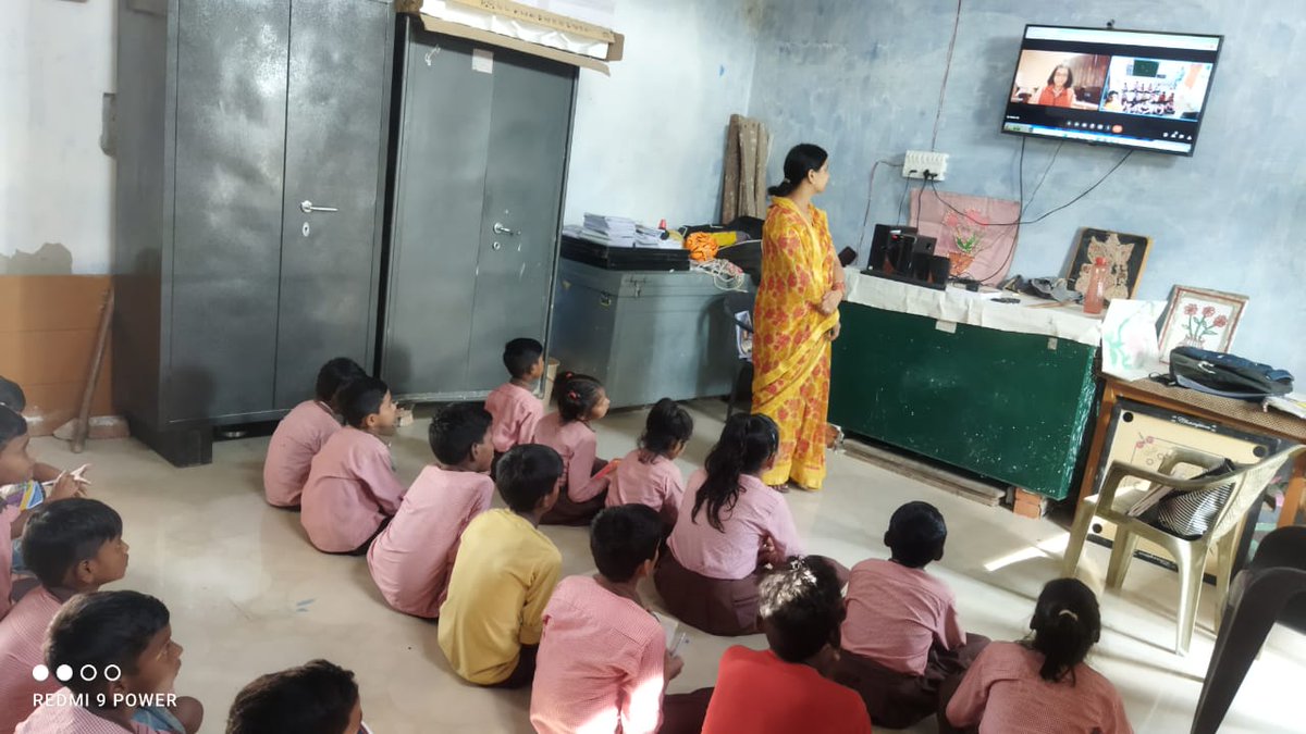 sathi_up's tweet photo. #Digital_Classes
#evidhyaloka
#SATHIUP
#Empowering_Ruralchildren
Education is the path to acquiring ambitions without wondering about the place. https://t.co/tly0L5GMnk