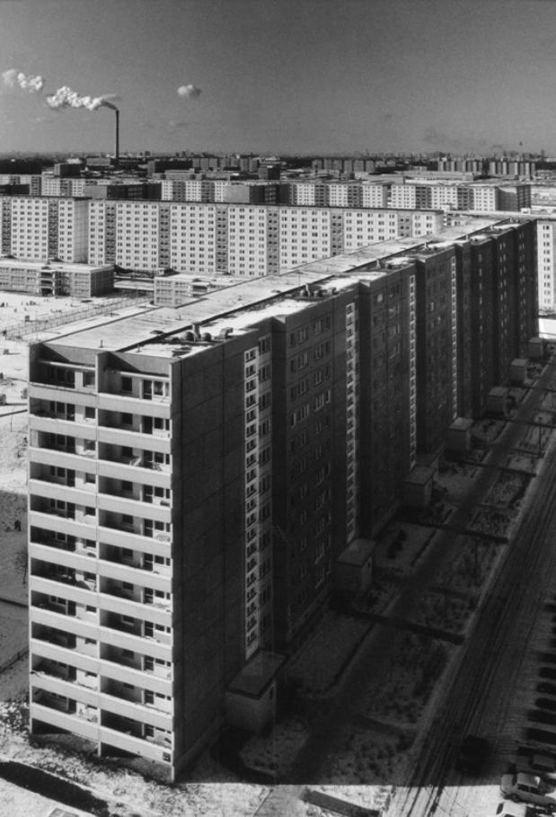 polkatwitt's tweet photo. Socialist Modernism.
Marzahn, East Berlin 1983.

Image Credits: Roger Melis. https://t.co/Tq4gtl3sqU