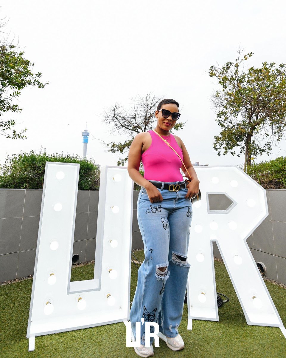 U.R_home tweet media