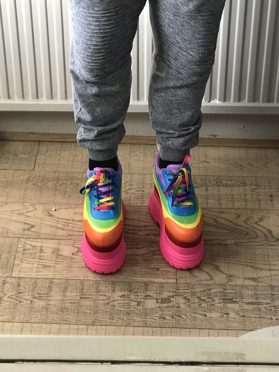 Pride Reads Drew🏳️‍🌈 tweet media
