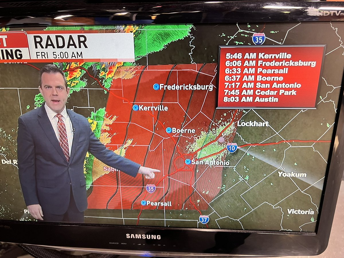 Storms are on the way for this morning.⛈️☔️💧 Be careful! More now on @KABBFOX29.📺 @TheBradSowder @AshSuttonSA