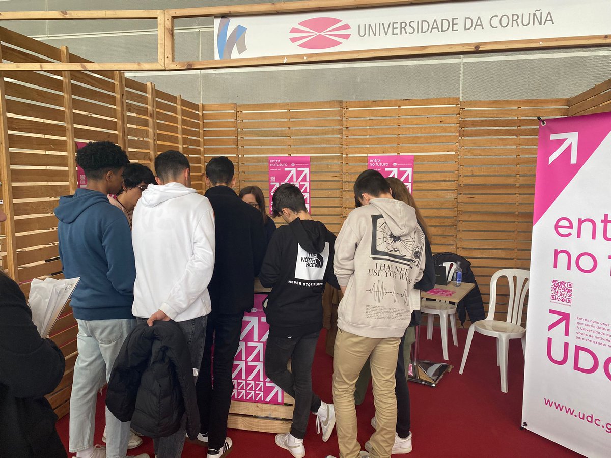 Estamos no Recinto Feiral de Pontevedra, no 11º Salón da oferta de educación e formación de Galicia, <a href="/edugalgalicia/">Edugal</a> amosando a oferta formativa da <a href="/UDC_gal/">Universidade da Coruña</a> 📚