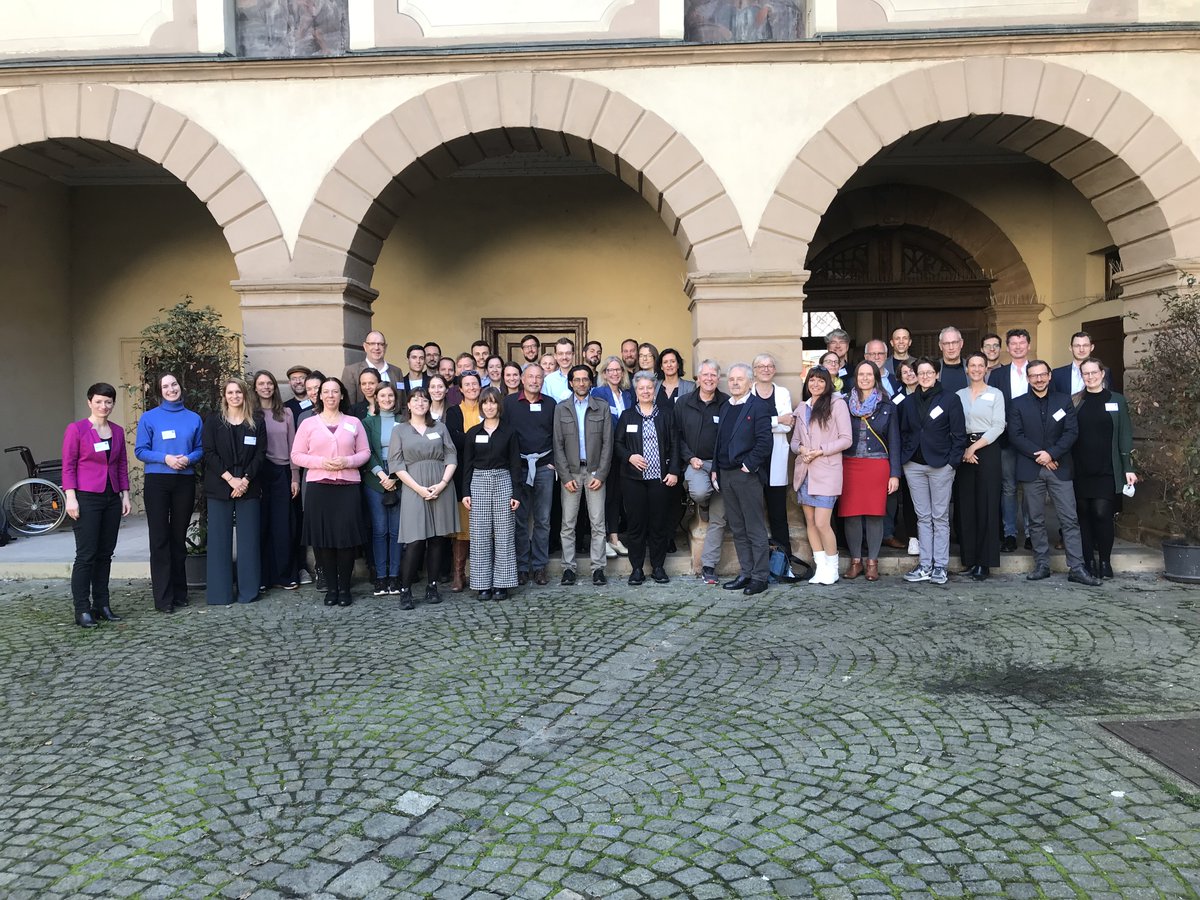 Es war uns eine Freude! Nach 15 spannenden Vorträgen und zwei interaktiven Panels endet die Bamberger #prok2022 Tagung „Strategische Wahrheiten?“. Wir wünschen allen eine gute Heimreise!