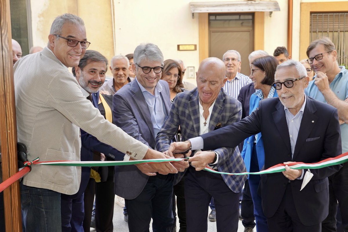 emiliofedele78's tweet photo. #Capillarità, #presenza sul #territorio, così da poter estendere in maniera più proficua la nostra azione #sindacale. Anche #ANTEASAgrigento per  l’inaugurazione della nuova sede #FNPCisl Ag Cl En a #ribera #agrigento https://t.co/MXSIE3cNyx