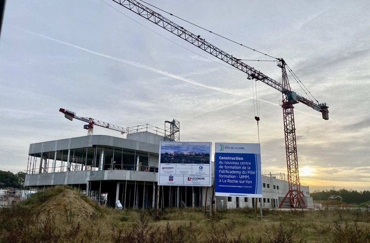 Lucbouard's tweet photo. Belle concrétisation ce matin de notre ambition pour la formation aux métiers de demain @larochesuryonfr !
✅ Création de la chaire partenariale @LeCnam « territoires durables et transitions énergétiques »
✅ Première pierre du pôle de formations @le_cnam_pdl et Fab’academy @uimm https://t.co/HS8cXjbglU