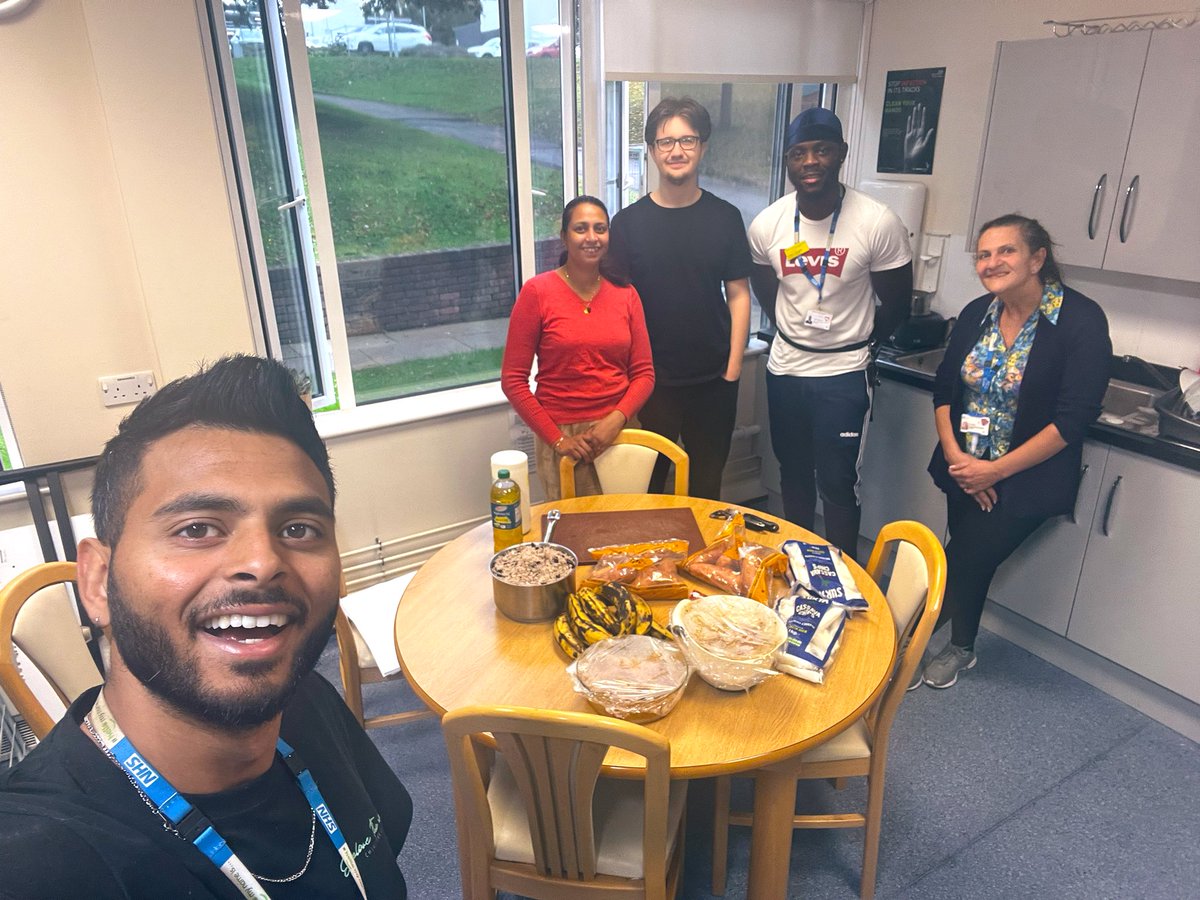 Preparation for our BHM Lunch across all the wards at Chasefarm Hospital 🍗🍖🍚. @behmht_qi @Rebel_no_cause_ @OtSudha @Jocarroll1 @spiteri_anna @jideadewumi @Annette95172828 #teambeh
