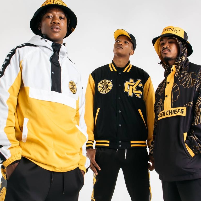 KaizerChiefs's tweet photo. Hey Khosi, stop by the Locker Room at Southgate Mall this weekend and buy authentic KC products from our Urban Edition range.

Spend R1 000 or more and receive 2 x Soweto Derby stand tickets for Saturday’s game at FNB Stadium.

Tickets are limited. Ts &amp; Cs Apply.

#KCUrbanEdition https://t.co/lUTRrIhPko