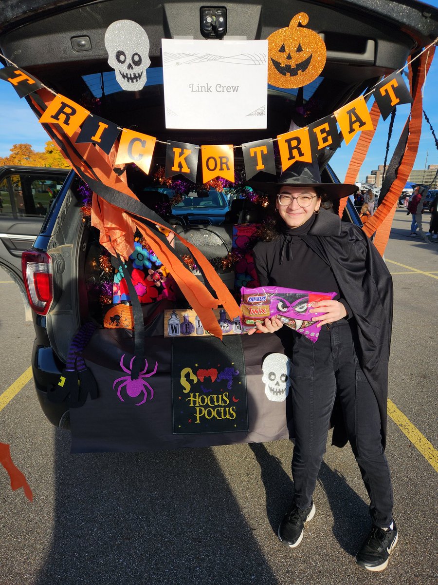 FalconLinkCrew's tweet image. Trunk or treat last night was awesome! Thanks to @rhs_stugo for putting it on! So fun for the younger kids to get to see what RHS is all about! Link Crew rocked the Hocus Pocus theme and the Sanderson sisters even came by!