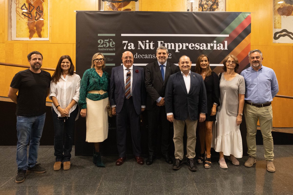 Club Empresarial de Viladecans (@ceviladecans) on Twitter photo Una representació dels Amvaixadors de Viladecans va assistir a la Nit Empresarial del <a href="/CEViladecans/">Club Empresarial de Viladecans</a>, juntament amb l'Alcalde de la ciutat <a href="/carlosruiztwitt/">Carles Ruiz Novella /❤️</a>
Moltes gràcies per acompanyar-nos en una vetllada tant especial. #AmVaixadors #Viladecans Una representació dels Amvaixadors de Viladecans va assistir a la Nit Empresarial del <a href="/CEViladecans/">Club Empresarial de Viladecans</a>, juntament amb l'Alcalde de la ciutat <a href="/carlosruiztwitt/">Carles Ruiz Novella /❤️</a>
Moltes gràcies per acompanyar-nos en una vetllada tant especial. #AmVaixadors #Viladecans