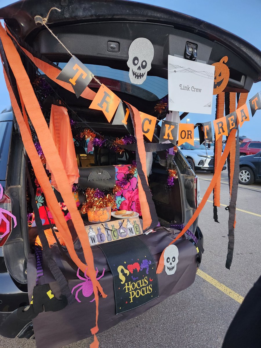 FalconLinkCrew's tweet image. Trunk or treat last night was awesome! Thanks to @rhs_stugo for putting it on! So fun for the younger kids to get to see what RHS is all about! Link Crew rocked the Hocus Pocus theme and the Sanderson sisters even came by!