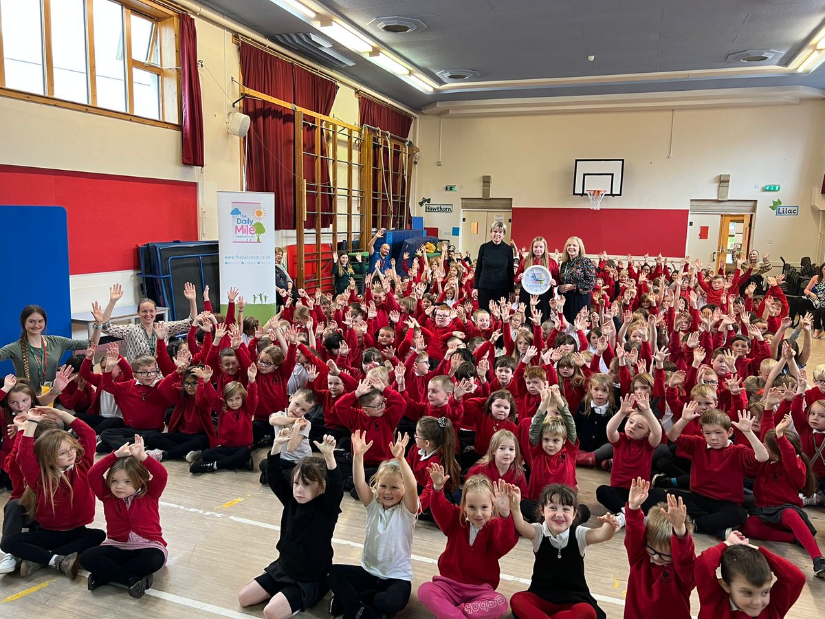 💥 We're at @dalneigh_ps today for a big announcement later this afternoon! Keep your 👀 peeled, we can't wait to share the exciting news with you! @Elaine_Wyllie