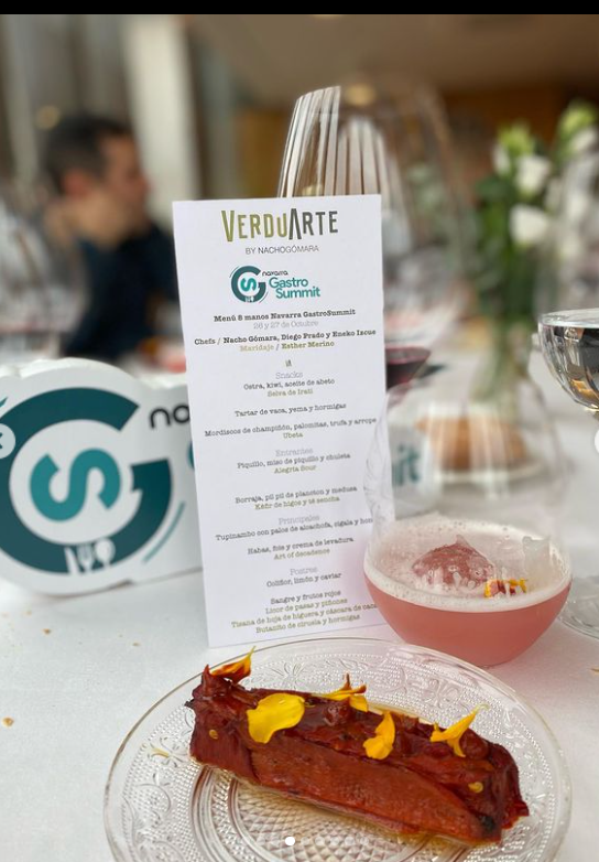 NGastroSummit's tweet photo. Excepcional  #Menú #PopUp a ocho manos #NavarraGastroSummit2022 elaborado por: 

🔹Nacho Gómara - Chef de Restaurante Verduarte ☀️ Sol Repsol 2020
🔹Diego Prado @DiegoPradoVs de Restaurant Alchemist ✽ ✽ Michelin
🔹Eneko Izkue @bculinary
🔹Esther Merino de Restaurant Alchemist https://t.co/J36v7zuj3k