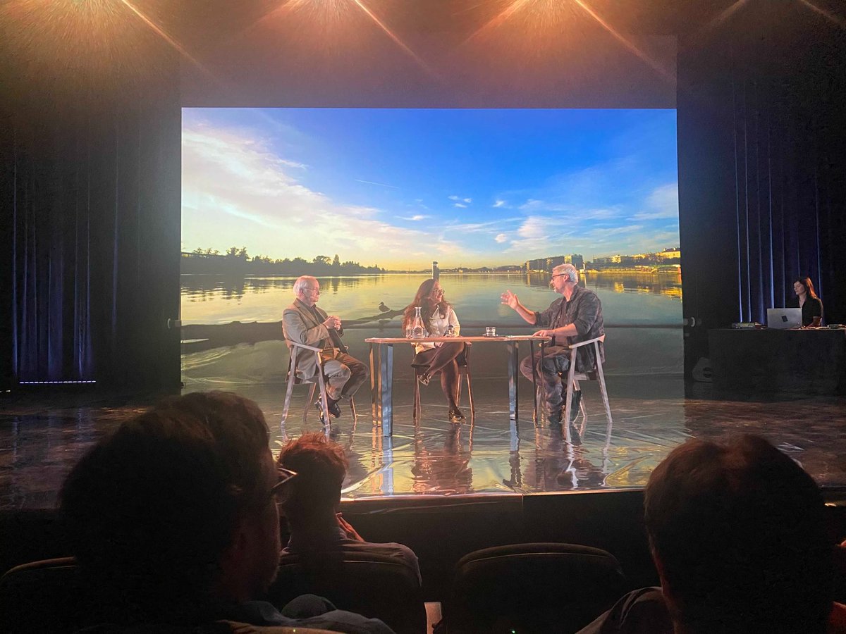 "À #Lyon, les fleuves sont des métiers à tisser nos vies."

Merci pour votre engagement Erik Orsenna. Très heureux que la Ville de #Lyon soit signataire du Manifeste <a href="/IAGF_IFGR/">Avenir Fleuves</a>  💧🐟

Nous engager collectivement pour que vivent les fleuves !

living-with-rivers.com/manifeste/