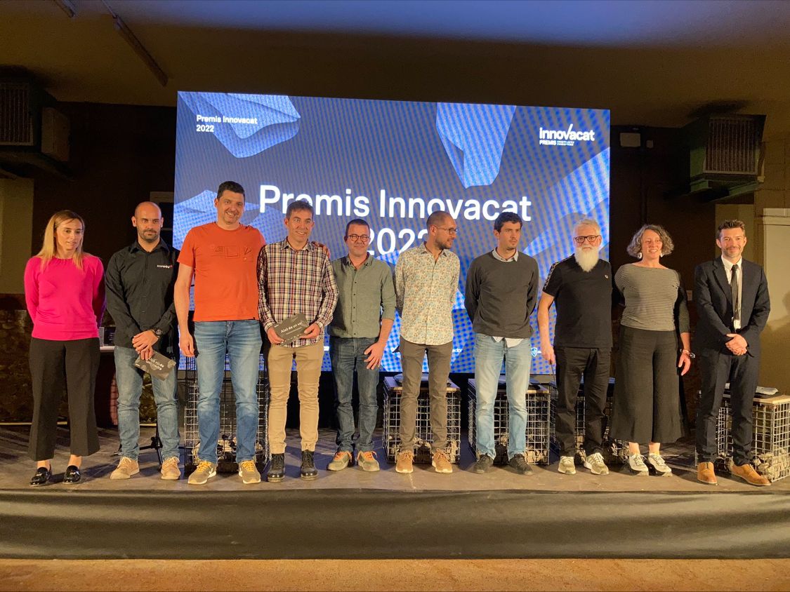 KompiniTech's tweet photo. Ahir es van celebrar els #premisinnovacat. On el nostre producte per la gestió i control de generació de residus, @komtainer va rebre el reconeixement de tot el jurat.

Moltes felicitats a tots els participants dels Premis Innovacat 2022. 

Seguim! 🚀 https://t.co/qUBl6tgqP7