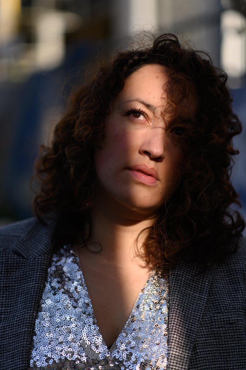 Catching the sunlight. Foto gemaakt van Malou in Rotterdam.

#portretfotograaf #priscavisser #personalbrandingfotograaf #fotograafgezocht