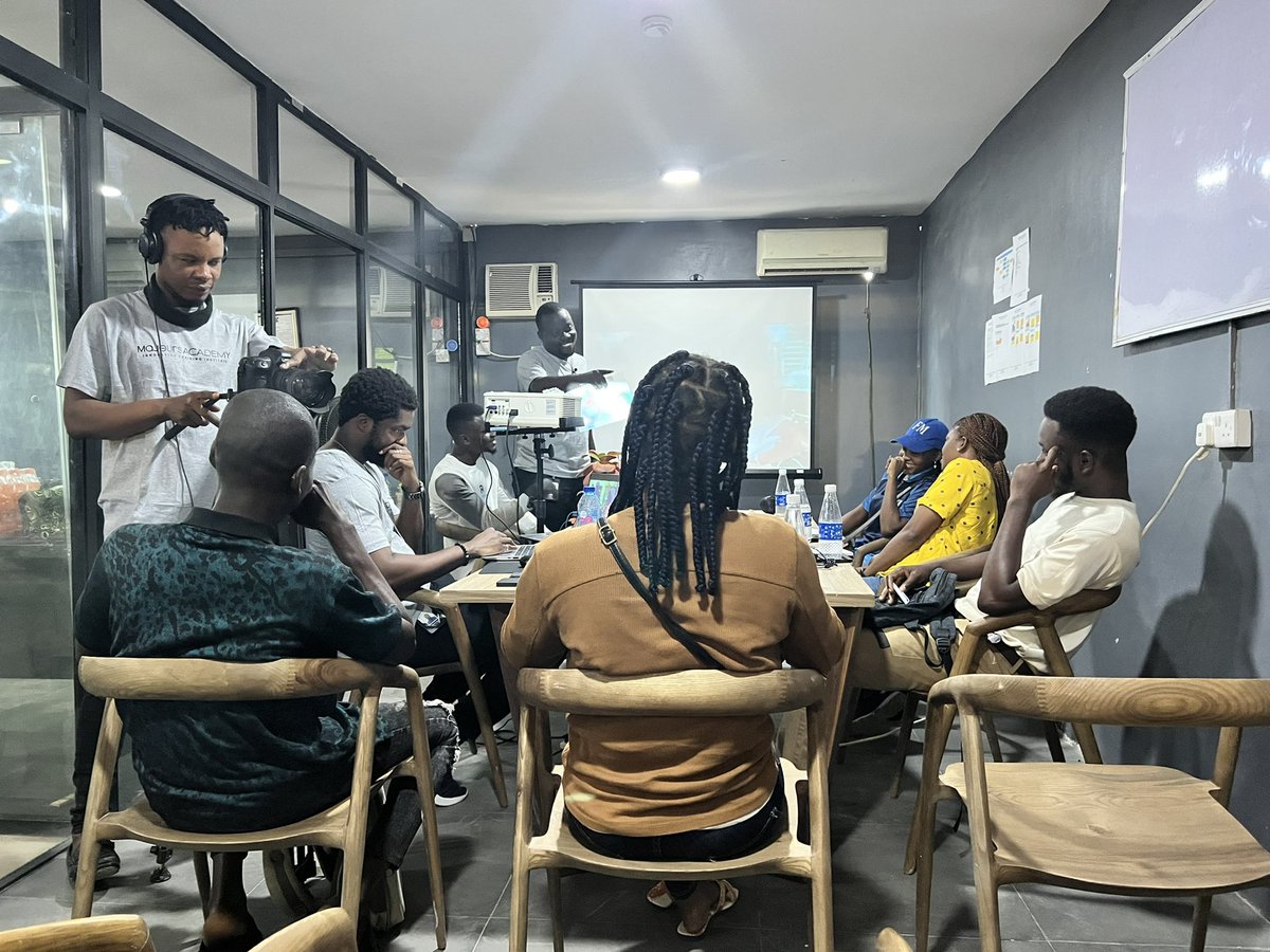 demisamande's tweet image. Are you a young person between 18-35 based in Nigeria interested in learning furniture manufacturing?

Do you want to change the trajectory of your life by securing a good job or become a successful founder? 

We are looking for you. majeursacademy.com

#Residentialprogram