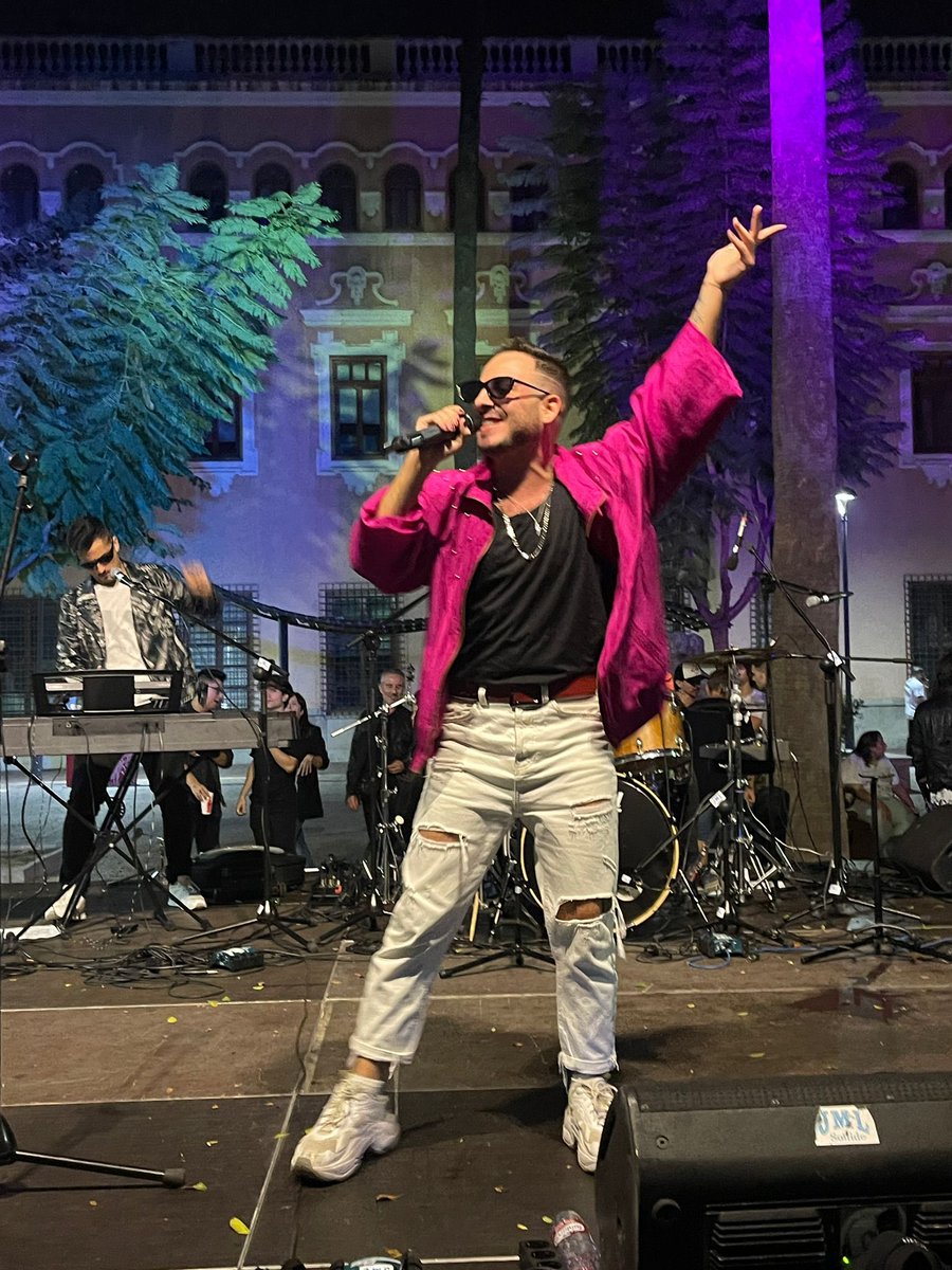 PrayAlvaro's tweet photo. #umurgentes @Retrodisea @Los40Murcia @Bellasoundmusic https://t.co/cEQ4pZGBhL