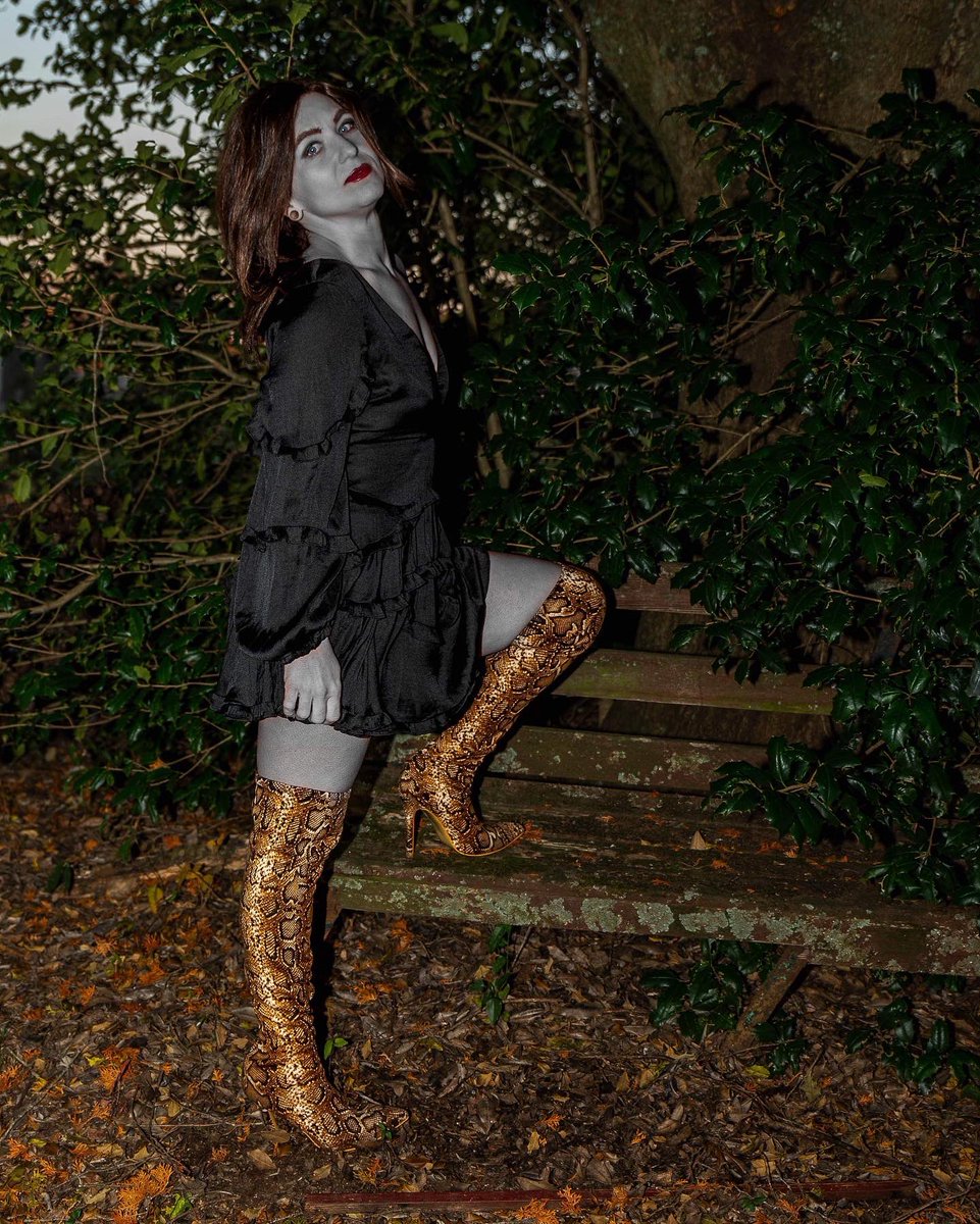 shaktimerida_'s tweet photo. A few of my absolute favorite edits with Joe Moore

3 more days til our special spooky day! Who’s ready?

#spookyvibes #midnightbats #halloween2022 #ghoulsandgoblins #witchtober #darkness #halloweenmodels https://t.co/MbD5L5urek