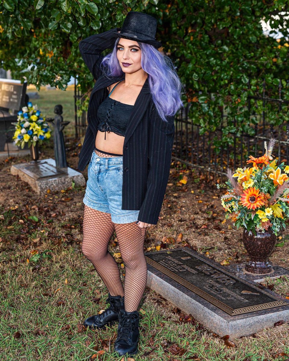 shaktimerida_'s tweet photo. A few of my absolute favorite edits with Joe Moore

3 more days til our special spooky day! Who’s ready?

#spookyvibes #midnightbats #halloween2022 #ghoulsandgoblins #witchtober #darkness #halloweenmodels https://t.co/MbD5L5urek