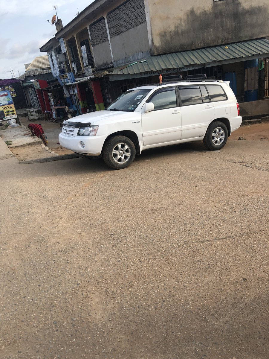 Officialsamuelt's tweet photo. 2001 foreign used Toyota Highlander for sell Lagos deal 4.2m https://t.co/CmlY5N0qGy