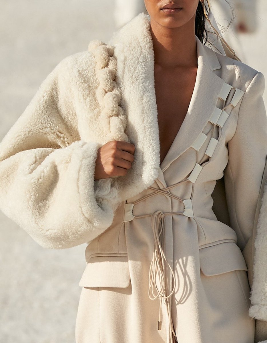 pixts's tweet photo. jacquemus ⋅ fw 22 https://t.co/EncXLsJlEa