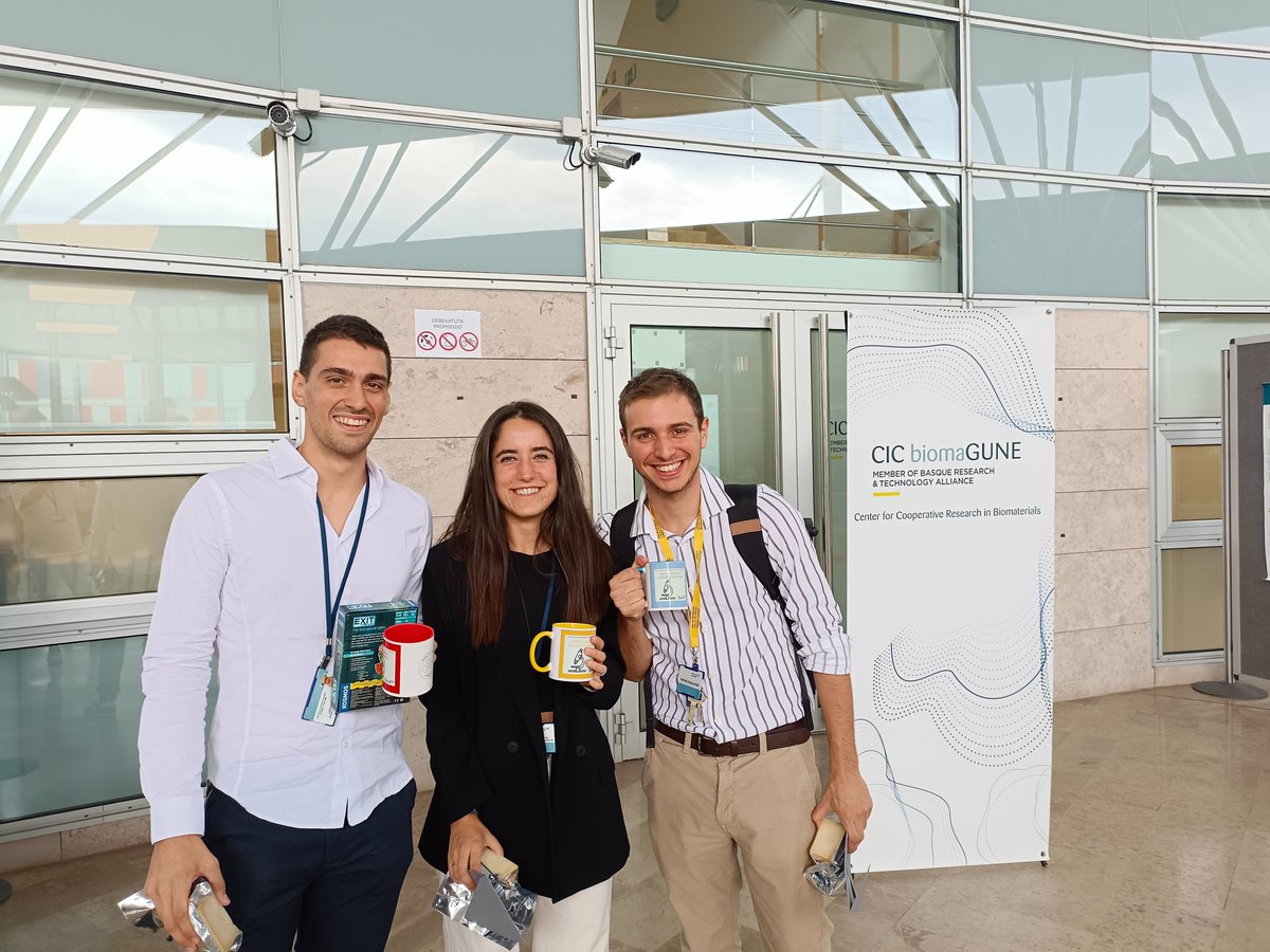 Carbon Bionanotechnology Lab (@labcarbon) on Twitter photo Super proud of our students today <a href="/CICbiomaGUNE/">CIC biomaGUNE</a> #phdday!!! <a href="/MCesco96/">Michele Cesco</a> best poster (from the audience)! Nerea Pascual best scientific picture! <a href="/MisiaGiuseppe95/">Giuseppe Misia</a> 2nd best art/science picture! Life is easy with you guys! Congrats ๐ง๐๐๐ Super proud of our students today <a href="/CICbiomaGUNE/">CIC biomaGUNE</a> #phdday!!! <a href="/MCesco96/">Michele Cesco</a> best poster (from the audience)! Nerea Pascual best scientific picture! <a href="/MisiaGiuseppe95/">Giuseppe Misia</a> 2nd best art/science picture! Life is easy with you guys! Congrats ๐ง๐๐๐