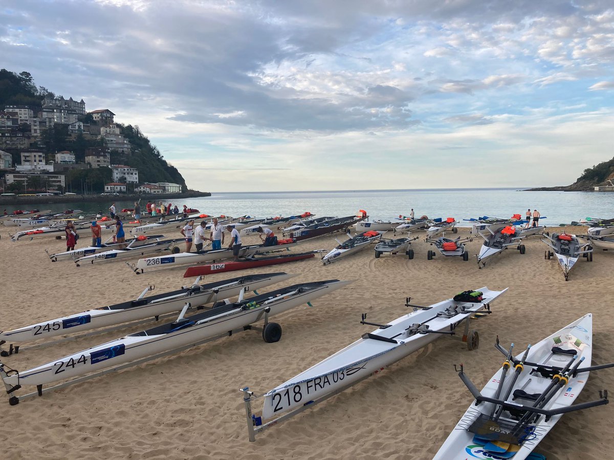 Asteburu honetan, <a href="/urkirolaksnd/">URKIROLAK</a> eta <a href="/donostiarragara/">Donostiarra Arraun Elkartea</a>-ko gure neska mutilak animatzen ibiliko gara Europako Kostaldeko Arraun Txapelketan.

Este fin de semana estaremos por la Concha animando a nuestr@s chic@s de Urki y Donostiarra, que disputan el Camp. Europeo de Remo de Mar.