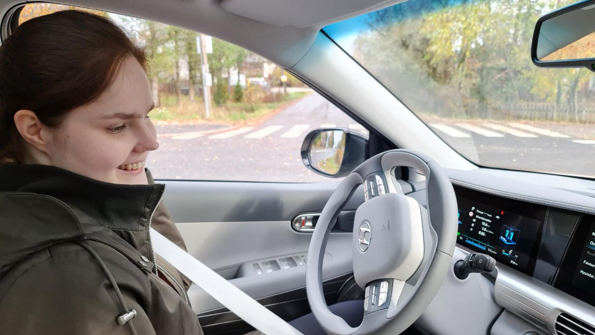 Energiavirasto sai runsaasti tarjouksia sähköautojen suuritehoisten latauspisteiden tukikilpailussa - tukea myös uusiutuvan vedyn tankkauspisteille

Kilpailevat infrahankkeet tukevat yhä paremmin tieliikenteen sähköistämistä

#infratuki #sähköautot

🔗 energiavirasto.fi/-/runsaasti-ta…