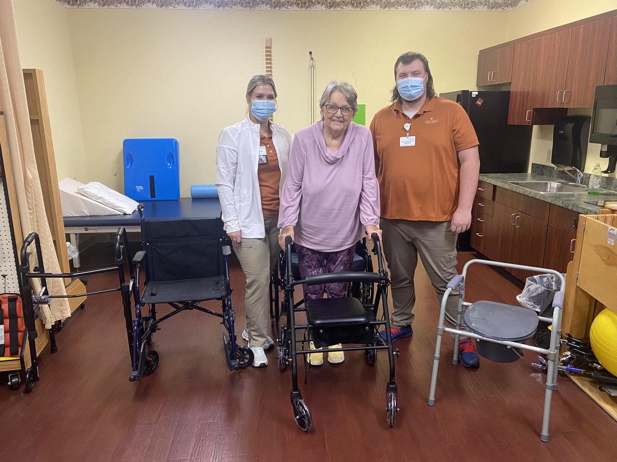 V_OakRidge's tweet photo. Thanks so much to Washington Wal-Mart for the donations to our Therapy Department! The Therapy team looks forward to putting them to great use! 🦽🖤 https://t.co/eot9tUBMRc