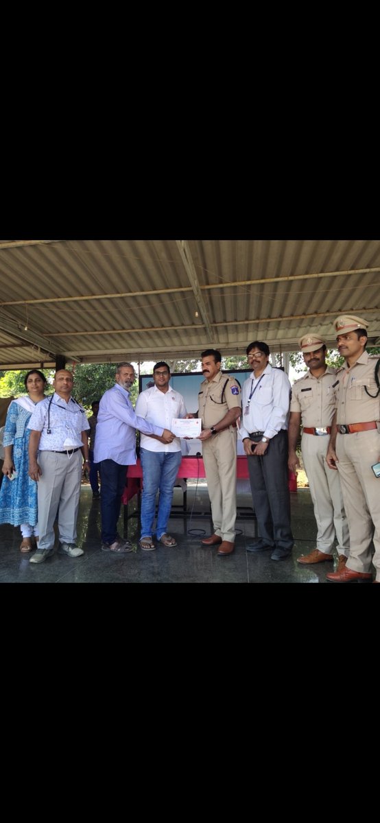 goparajusrao's tweet photo. Remembering and Recollecting the sacrifices made by Police and as part of Police Commemoration Day, Cyberabad Police Commisionarate Organized BloodDonation Camp at CP Office. @KTRTRS @TelanganaDGP @cpcybd @cyberabadpolice @ArunPuppala @CYBTRAFFIC @DCPTrafficCYB @dcpmadhapur_cyb https://t.co/WWHQS7B7eY