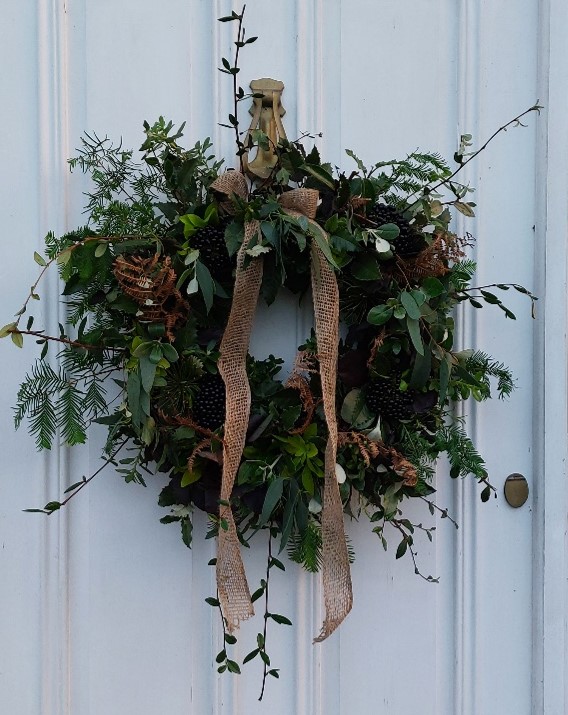 Ballygally_Hall's tweet photo. Christmas Wreath Workshop on Friday, 9th December 6.00-9.00pm. Cost is £40 &amp; Registration is essential. 
T: 28581050, E: bcdaltd@btconnect.co.uk to book https://t.co/grWKccWqt2