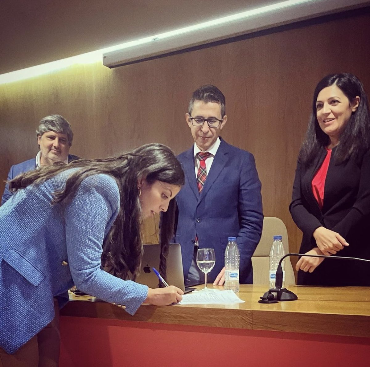 dodebest's tweet image. Después de muchos años de trabajo y esfuerzo, la semana pasada conseguí mi doctorado en @FcceeUgr con calificación Sobresaliente Cum Laude en @CanalUGR .Gracias a mi tutor @fliebc y a los miembros del Tribunal por sus recomendaciones ,@smolinillo @currovillarejo y @lusiettados